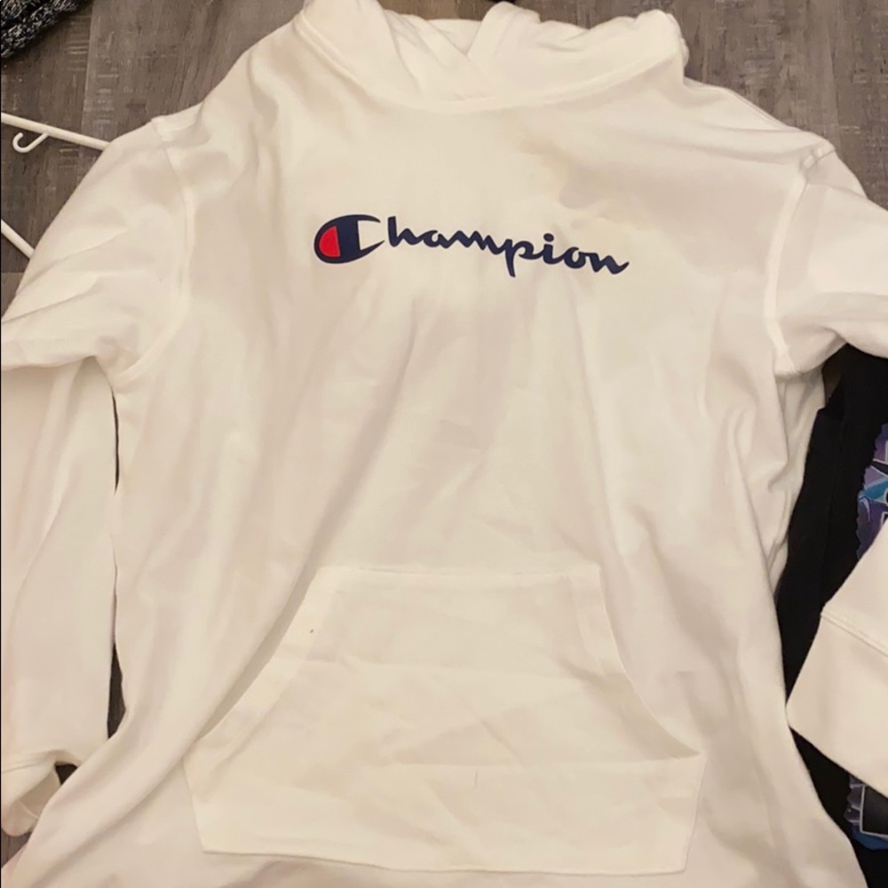 Longs sleeved champion shirt with hood